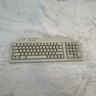 Vintage 1991 Apple Keyboard II M0487 TESTED AND WORKING - Image 1 of 4