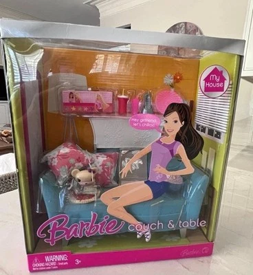 Sofá y mesa Barbie My House + accesorios ¡TELÉFONOS CELULARES! Palomitas de maíz Pizza NRFB nuevas Foto 1 de 4