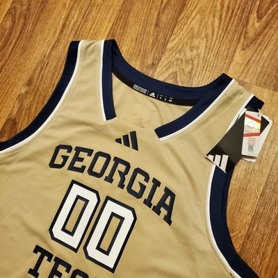 Camiseta deportiva de baloncesto Adidas Georgia Tech para hombre mediana dorada edición de jugador Swingman Foto 1 de 4