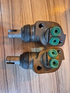 FRONT WHEEL CYLINDERS ...LEYLAND 2 TON TRUCK FROM 1963 - Picture 1 of 1