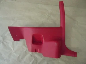 1989,90,91,92 Transam/Camaro rojo LH lateral interior ajuste del cuarto inferior - Imagen 1 de 5