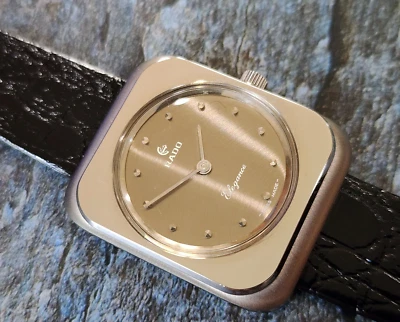 Tanque vintage Rado Elegance cuerda manual hecho en Suiza caballeros esfera gris oscuro 2 Foto 1 de 4