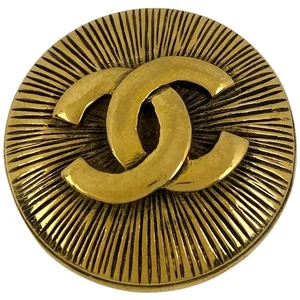 Spilla Chanel Coco Mark rotonda CC Mark GP oro donna usata - Foto 1 di 6