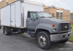 1999 CHEVROLET BOX TRUCK - Picture 1 of 12
