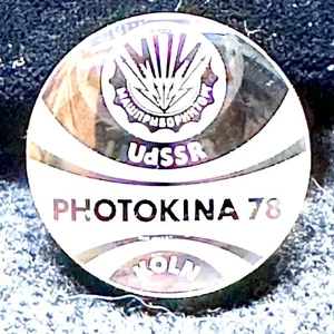 RARA spilla vintage PHOTOKINA-78 del '78 Esposizione Internazionale Revers Strap - Foto 1 di 5