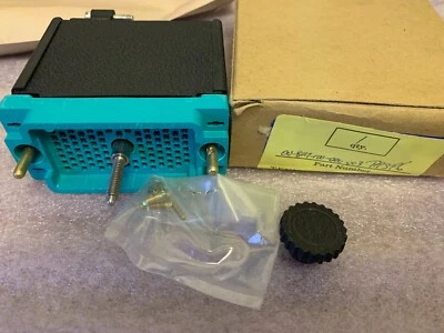 ELCO/AVX - CONECTOR RECEPTÁCULO CUERPO Y ENCHUFE - PN# 00-8017-100-000-003 Foto 1 de 4