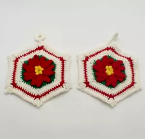VTG 2 Handmade Crocheted Christmas Poinsettia Pot Holders Hot Pads Trivets - Picture 1 of 5