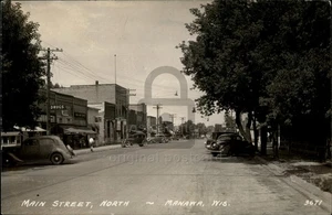 Letrero de drogas RPPC Manawa, WI Main Street, North, autos antiguos c1940s Wisconsin - Imagen 1 de 5