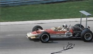 Photo signée Mario Andretti 1968 US Grand Prix Gold Leaf Team Lotus F1 Large