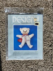 Motiv 1 Kreuzstich Poppin With love Liz Diehl Bär Set - Bild 1 von 2