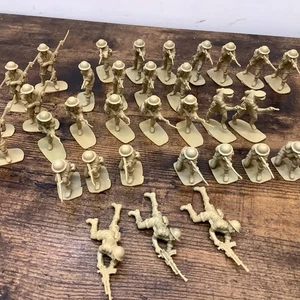Soldatini Airfix Vintage 1/32 British 8th Army Desert Rats X34 - Foto 1 di 8