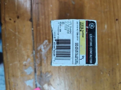 GE GENERAL ELECTRIC 460XCN CONTACTOR DE ILUMINACIÓN CR 460 240V 50Hz Foto 1 de 2