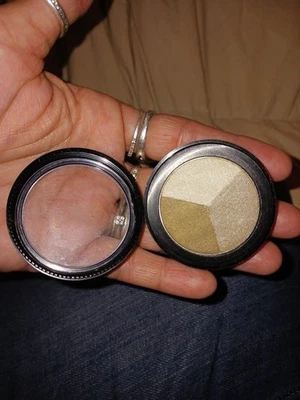 Probador de sombras de ojos vintage Color Me Beautiful sin usar - verde con envidia Foto 1 de 3