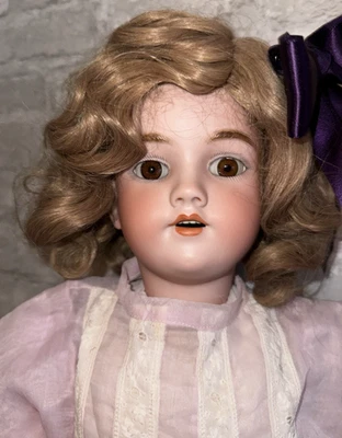 28-дюймовая антикварная немецкая кукла с головой из неглазурованного фарфора HANDERWERCK 119-13 - Изображение 1 из 4