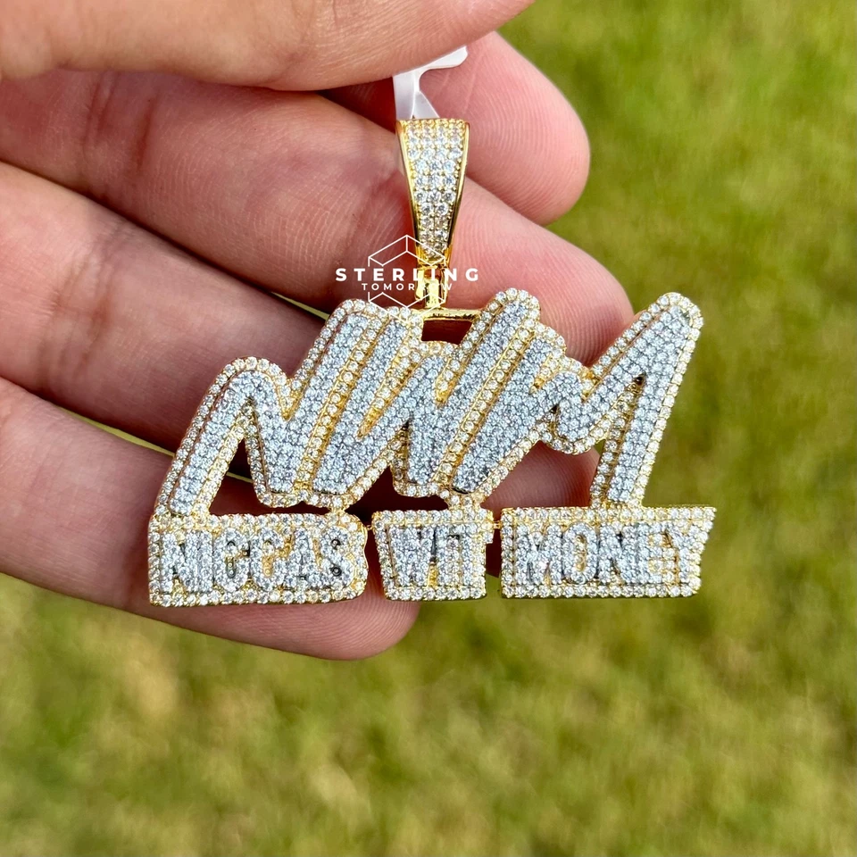 Colgante Hip Hop Helado Chapado en Oro 14K Circonita cúbica + Cadena Cuerda Antideslustre Nuevo Con Etiquetas Foto 1 de 1