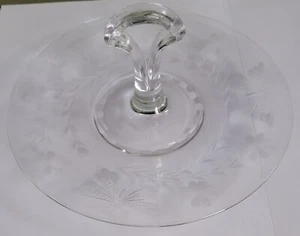 Vintage 8.5" Glass Etched Serving Plate with Handle Butterflies & Flowers - Bild 1 von 5
