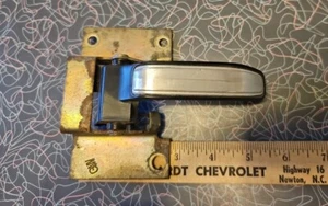 1973 1987 CHEVROLET GMC TRUCK C10 K10 used deluxe interior DOOR HANDLE Oem k20 - Picture 1 of 7