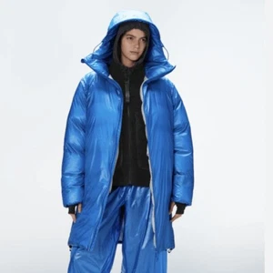 Giacca tampone lunga nuova con etichette Rains Kevo W4T4 taglia M prezzo al dettaglio $650 - Foto 1 di 9
