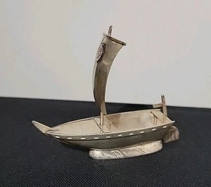 Antigua estatuilla japonesa de velero en miniatura de bodega de sal de plata maciza ASAHI 950 - Imagen 1 de 24