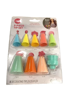 wilton RO 9 piece set 8 cake decorating tips 1 coupler  - Image 1 of 2
