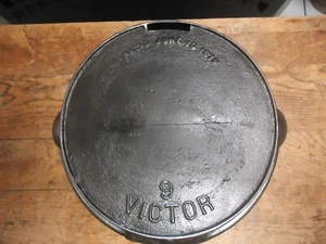Victor Antique # 9 Cast Iron Skillet, W/Heat Ring " Pat'd 1879 " Early Mark. - Picture 1 of 14