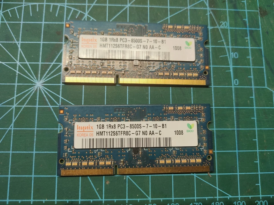 Ram  2GB 2x1gb HMT112S6TFR8C'G7 N0 AA'C PC3-8500S ORIGINALE-IMAC 21,5 2009 - Immagine 1 di 1