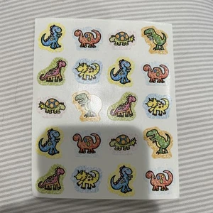 Hoja de pegatinas de dinosaurios Carson Dellosa - Imagen 1 de 3