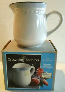 Jarra Crowning Fashion, Johann Haviland, Mountain Sky Creamer, nueva en caja - Imagen 1 de 2