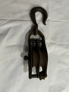 Vintage Double Iron Anvil #4 Pulley W/ A Hook * B120 - Picture 1 of 7
