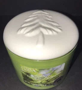 Mainstays EVERGREEN SPRUCE 10.5 Oz 3 Wick Jar Candle W/ Raised Tree On Lid - Picture 1 of 6
