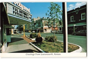 Grüße aus Leavenworth, Kansas - Fifth & Delaware Street Vintage Postkarte VPC2. - Bild 1 von 2