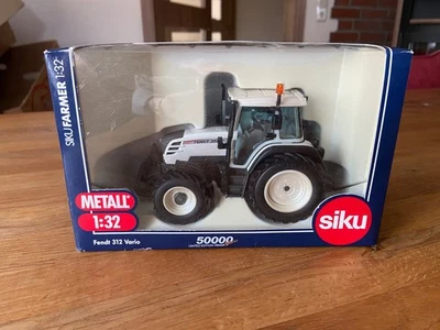 Siku Farmer 1:32 Fendt 312 Vario Weiß Traktor, Schlepper Limited Edition 50000 - Bild 1 von 4