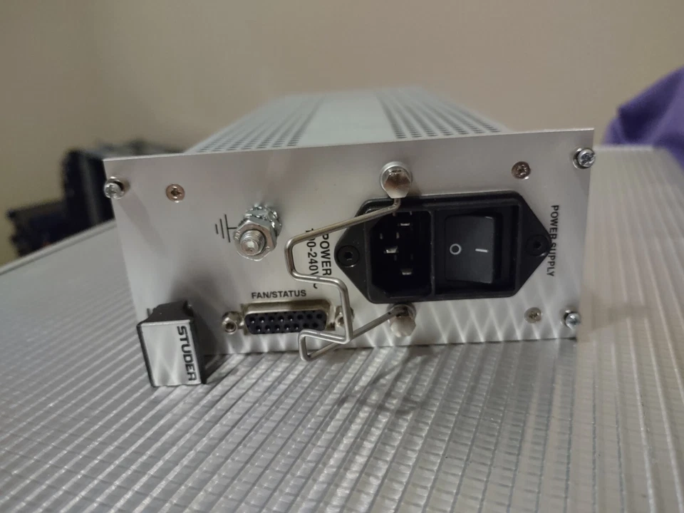 Fonte de alimentação Studer SNP-Z209 para sistemas de rack remoto D21M - Imagem 1 de 2