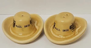 Sombreros de Vaquero Droga de Pared Dakota del Sur Sal Pimienta S&P Cerámica Recuerdo De Colección Años 50 - Imagen 1 de 4