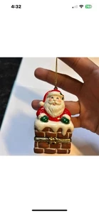 Dies ist eine aufklappbare Weihnachtsmann Kamin Schmuckschatulle. - Bild 1 von 8