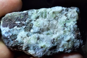 Hermosos cristales de prehnita y calcita con datolita de la mina de cobre Michigan - Imagen 1 de 13