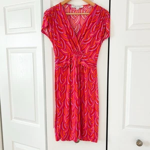 Vestido midi pequeño Lesley Evers rosa naranja estampado envolvente sintético - Imagen 1 de 5