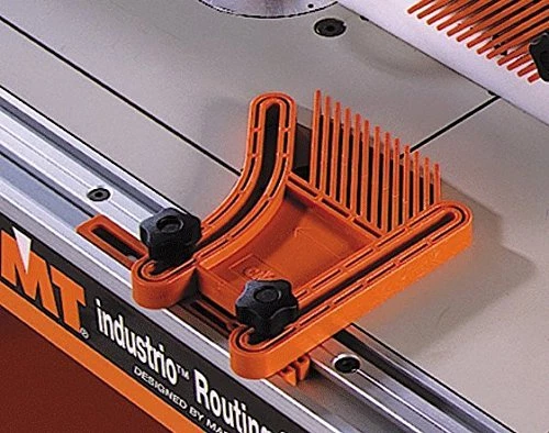 PRESSORE A PETTINE PER TAVOLO DI LAVORO CMT  999.501.07 - Image 1 of 1