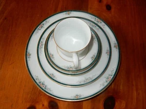 5 PC PLACE SETTING NORITAKE BONE CHINA LANDON 4111 DINNERWARE FLORAL GOLD TRIM - Picture 1 of 2