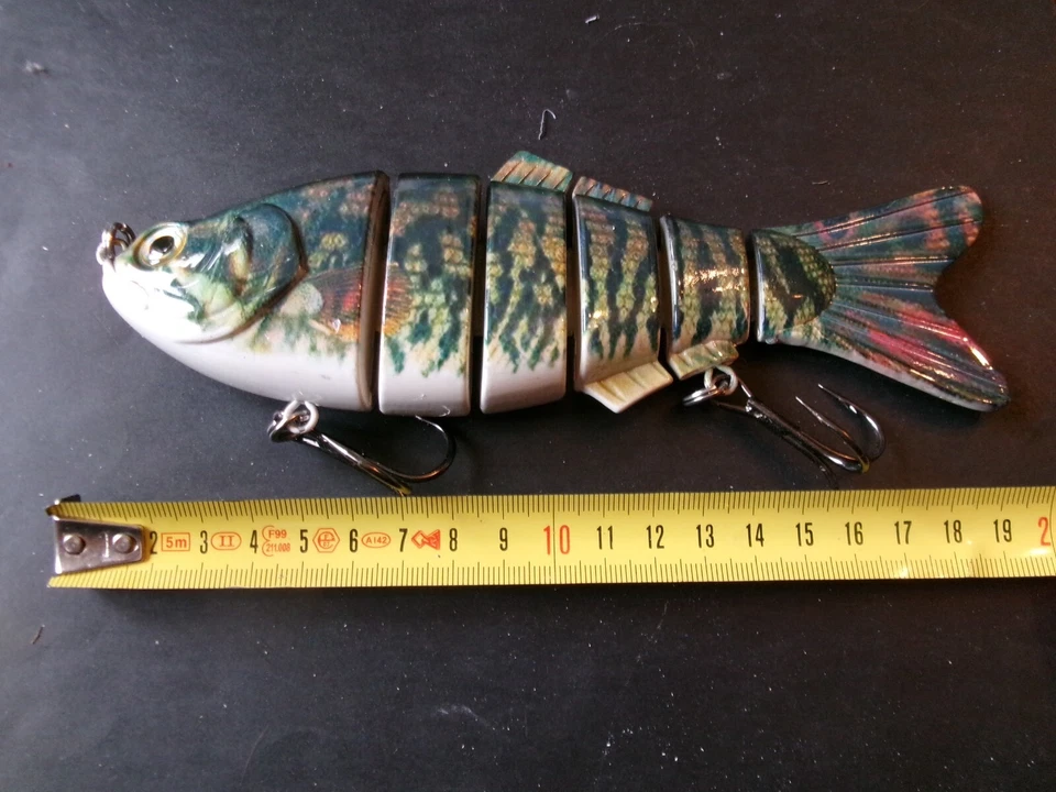 gros leurre de pêche articulé 18 cm neuf. avec bruiteur... - Photo 1/1