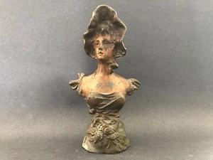 Old-World European Damsel - Beautiful Figurine - Antique - Picture 1 of 6