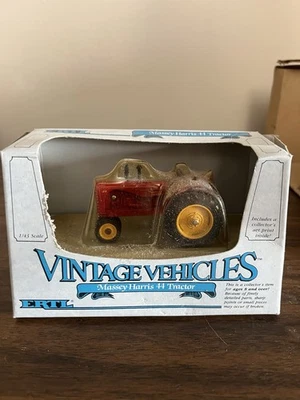 Tractor ERTL 1987 Massey Harris 44 #2528 - fundido a presión escala 1:43 - nuevo en caja Foto 1 de 4