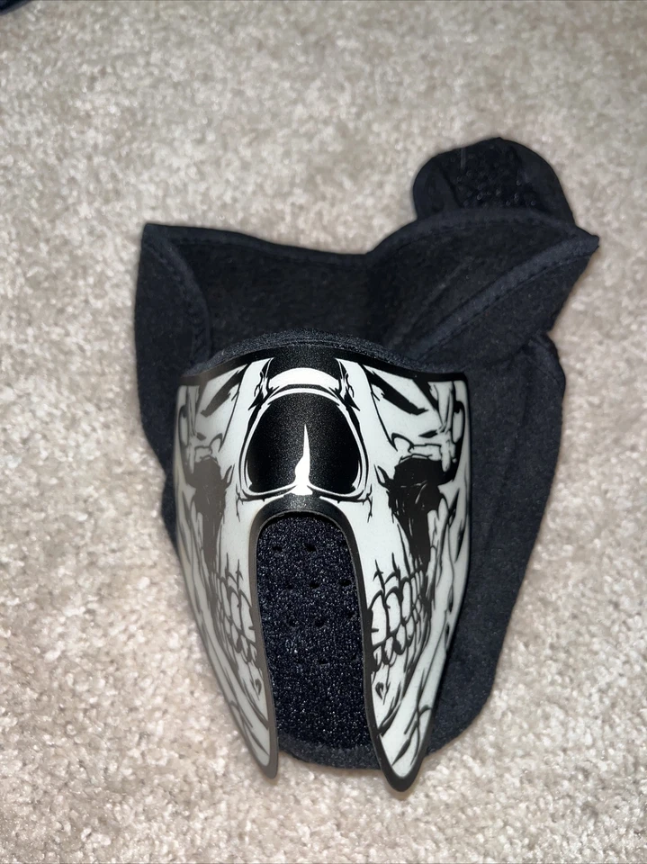 Halloween Mask - With Light - Image 1 of 2