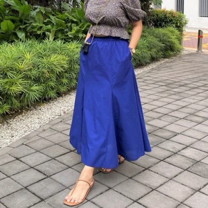 NWT Uniqlo Flowy Mermaid Long Maxi Skirt Blue M Elastic Waist JAPAN - Picture 1 of 12