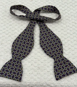 Men's Bow Tie by Carrot & Gibbs Adjustable Hand-Sewn USA 100% Silk Multicolor - Picture 1 of 3