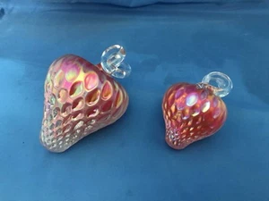 Anton Intaglio schillerndes Set mit zwei Briefbeschwerern Erdbeere gestempelt 4" und 3" - Bild 1 von 7