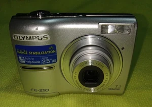 Cámara digital compacta Olympus FE-210 7,1 MP plateada probada Olympus y funciona muy bien) - Imagen 1 de 24