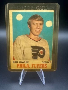 1970-1971 Bob Clarke O-Pee-Chee 195 Hockey NHL Phil Flyers ROOKIE off centre - Picture 1 of 2