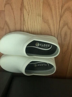 calzado klogs. Patente blanca antideslizante. Usado solo dos veces. Foto 1 de 4