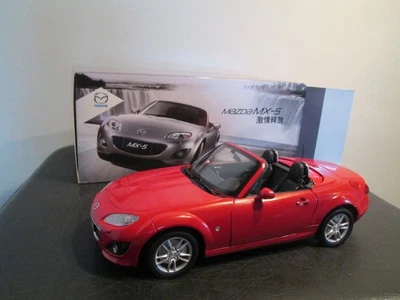 MAZDA / TRIPLE 9 1 : 18 Mazda MX-5 - 2012 rot / red limited Edition Paudi Model